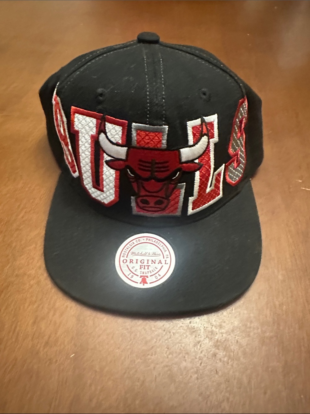 Mitchell & Ness Chicago Bulls Black Snapback Hat with Red & White Logo